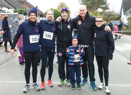 Die Läufer der Feuerwehr Rheinbach beim Obstmeilenlauf.